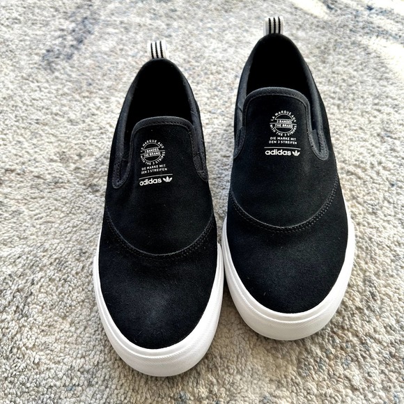 NEW Women’s Size 6 Adidas Matchcourt Black Sueded Slip Shoes Skateboardi… - Picture 7 of 9